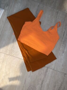 lululemon athletica Orange Sports Bra and Rust Leggings Set10/12